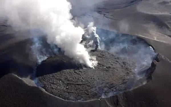 How to Handle Guangzhou Airport Customs Clearance for Imported Volcanic Ash？